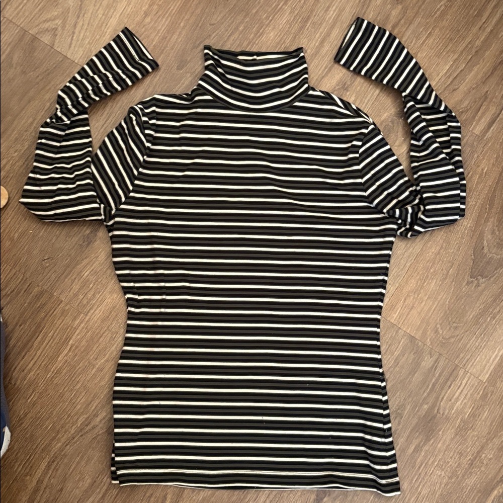 🥭 (4 for $15) Express Tricot Green Black and White Top - Picture 2 of 7